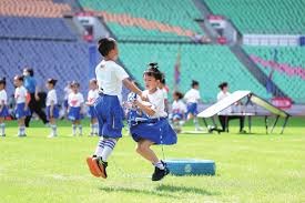 约老师复出，字母哥缺阵，掘金轻松击败雄鹿！