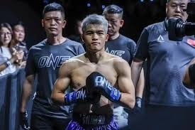 樱花谷粉色初绽，像一封没写完的情书＂