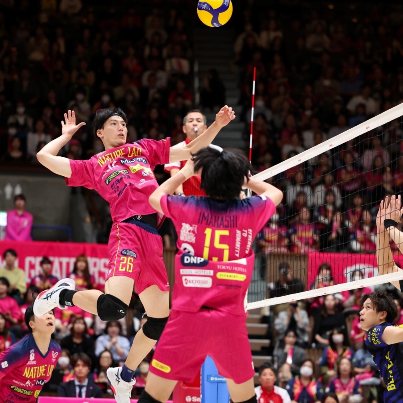 热刺3-2维拉，孙兴慜绝杀！争四悬念再起